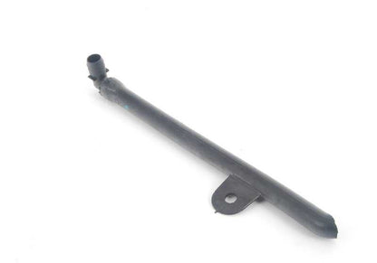 Der **Kondenswasserablaufschlauch rechts** mit der Teilenummer **64118369506** ist ein Original-BMW-Ersatzteil und wird für den **BMW 5er E39** verwendet. Dieser Schlauch leitet das Kondenswasser (z. B. aus der Klimaanlage) kontrolliert ab, um Was