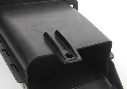 Conducto de aire derecho OEM 51757185168 para BMW F07, F10, F11, F18, F06, F12, F13, F01, F02, F04. Original BMW.