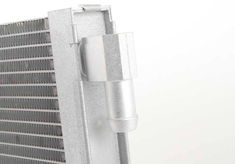 Radiador de refrigeración OEM 17117576273 para BMW E70, F15, F85, E71, E72, F16 y F86. Compatible con motores N57X, N63 y S63 biturbo. Original BMW.