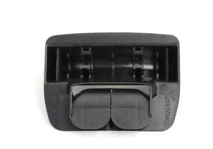 Soporte metálico de fijación OEM 72111924947 para BMW E30. Pieza original BMW, compatible con componentes del cinturón de seguridad trasero.