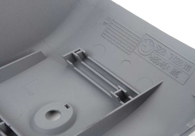 Embellecedor ventana abatible izquierda OEM 52207028315 para BMW E46. Original BMW.