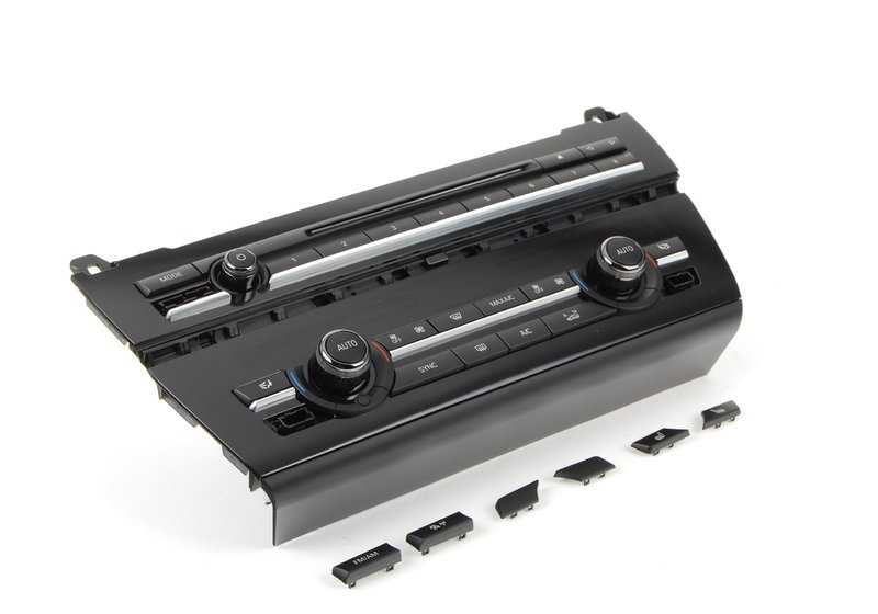 Kit reparación panel control radio y aire acondicionado OEM 61319328427 para BMW F10 (518d, 520d) modelos entre 2013 y 2016. Compatible con versiones manual y automático. Original BMW.