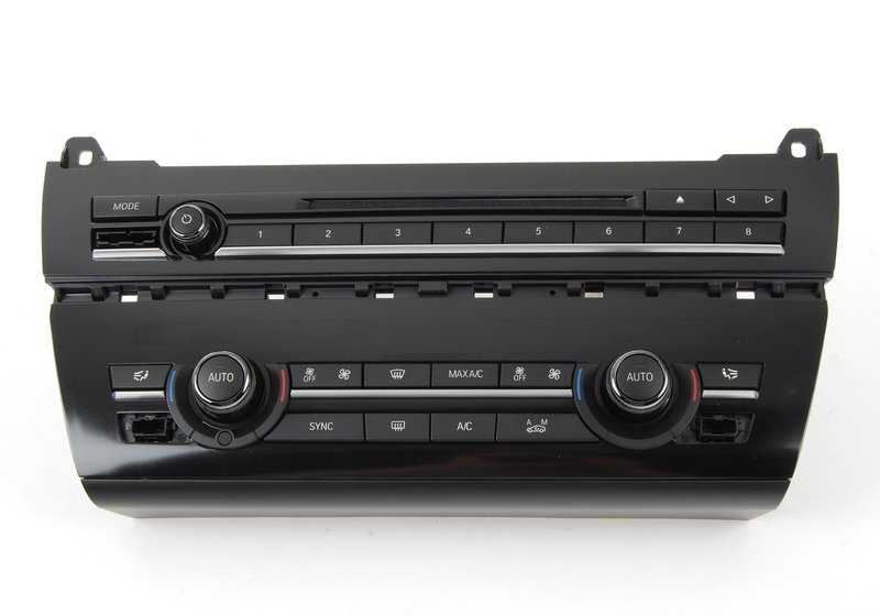 Kit reparación panel control radio y aire acondicionado OEM 61319328427 para BMW F10 (518d, 520d) modelos entre 2013 y 2016. Compatible con versiones manual y automático. Original BMW.