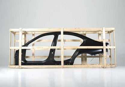 Marco lateral exterior izquierdo OEM 41217298011 para BMW F30. Original BMW.