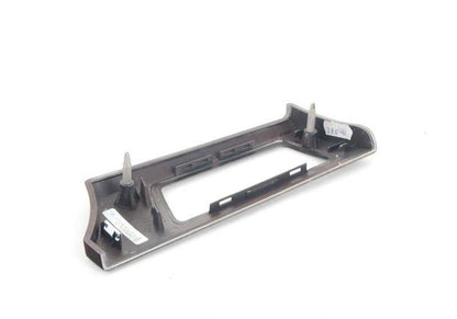 Embellecedor salpicadero izquierdo madera nogal OEM 51456985538 para BMW E90 (316d, 316i, 318d, 318i). Original BMW.