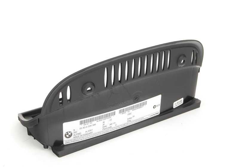 Madrado Evellecador pour 8,8 "OEM 6582926386 pour BMW E90, E91, E92, E93, E60, E61, E63, E64. BMW original.