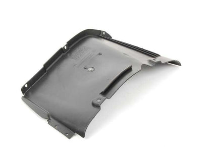 Protector interior paso de rueda delantero derecho OEM 51717136684 para BMW E65, E66. Original BMW.