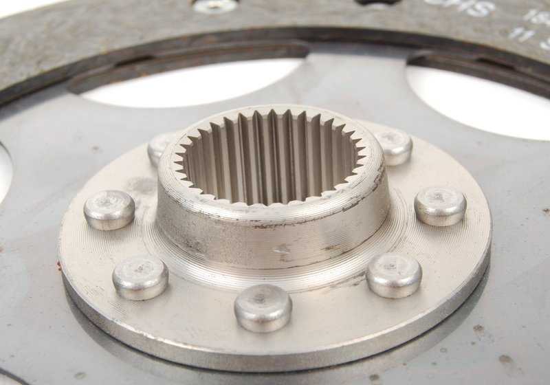 Disco de embreagem OEM 21211451512 para BMW (Modelos Compatíveis: E12, E21, E23, E24, E28, E30, E32, E34). BMW original.
