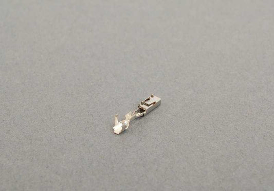 Terminal hembra MQS OEM 61136901726 para BMW {E81, E82, E87, E88, F20, F21, E36, E46, E90, E91, E92, E93, F30, F31, F34, G20, G21, G28, G80, G81, F32, G26, E39, E60, E61, F07, F10, F11, F90, G30, G31, G60, G61, G68, G90, G99, E63, E64, F06, F12, F13,