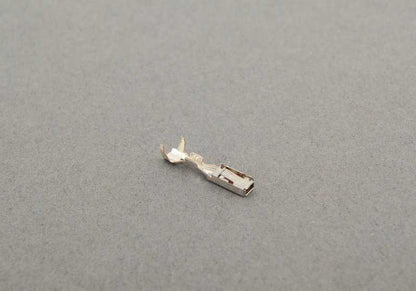 Terminal hembra MQS OEM 61136901726 para BMW {E81, E82, E87, E88, F20, F21, E36, E46, E90, E91, E92, E93, F30, F31, F34, G20, G21, G28, G80, G81, F32, G26, E39, E60, E61, F07, F10, F11, F90, G30, G31, G60, G61, G68, G90, G99, E63, E64, F06, F12, F13,