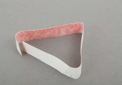 Adhesivo decorativo delantero izquierdo rojo OEM 51142233025 para BMW E30. Pieza original BMW.