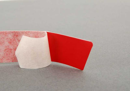 Adhesivo decorativo delantero izquierdo rojo OEM 51142233025 para BMW E30. Pieza original BMW.
