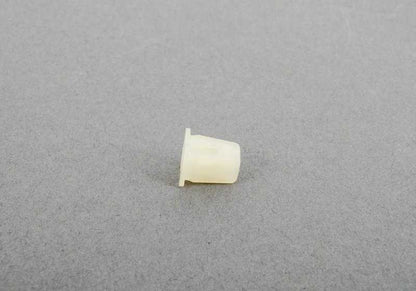 Nut di espansione per BMW E81, E82, E87, E88, F20, E30, E36, E46, E90, F30, F32, F36, F11, F18, F12, G11, F91, I20, E84, F39, E83, F25, F26, F39, E53, F07, G05, E71, F16, G07, G09 (OEM 63121374075). BMW originale.