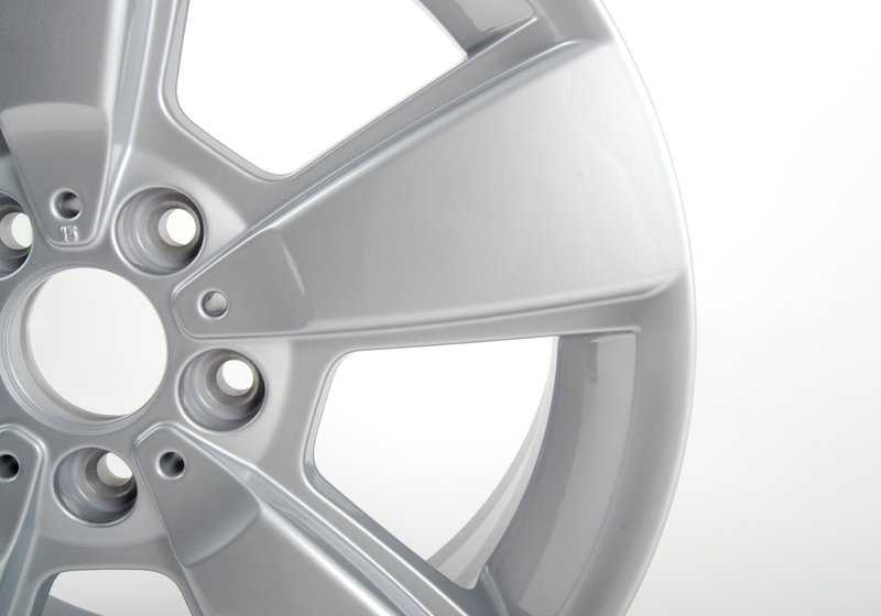 Llantas de aleación diseño estrella 143 de 18" OEM 36113411524 para BMW X3 E83, E83N. Color plata. Apta para eje delantero y trasero. Original BMW.