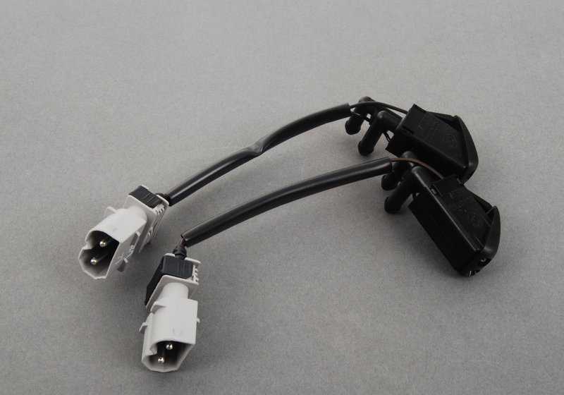 Heated Spray Nozzle Set for BMW 3 Series E36 (OEM 61669401941). Original BMW