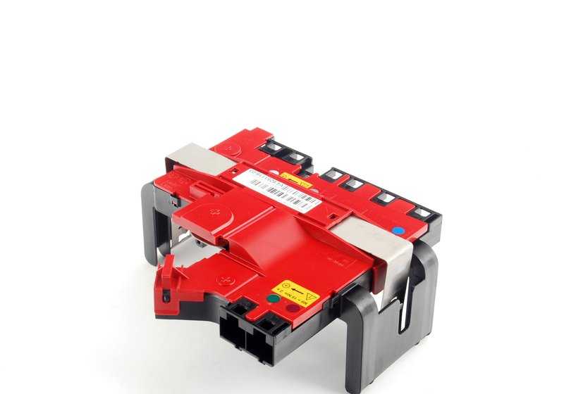 Distribuidor de potencia B+ trasero OEM 61149251119 para BMW F10, F11. Original BMW.