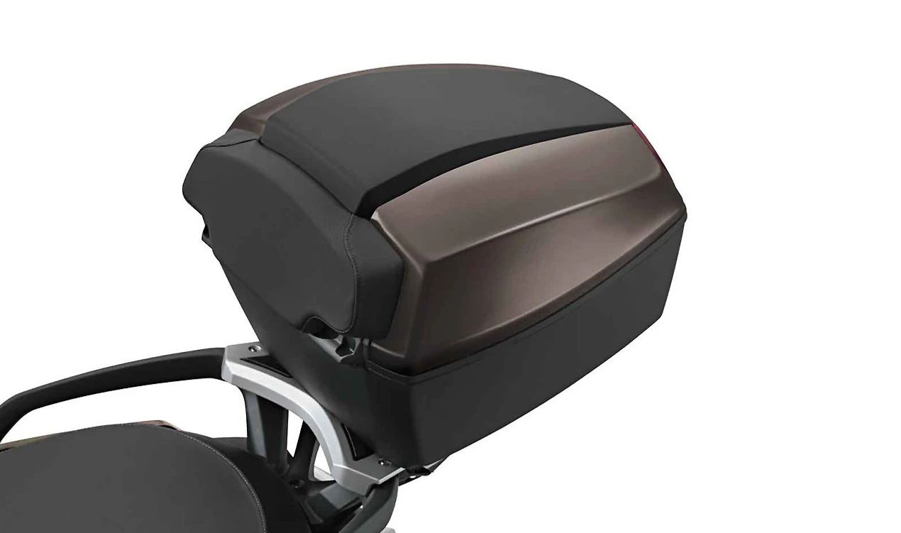 Cojín trasero Top Case OEM 77448527002 para BMW Motorrad C evolution, C 600 Sport, C 650 Sport, C 650 GT. Original BMW Motorrad.