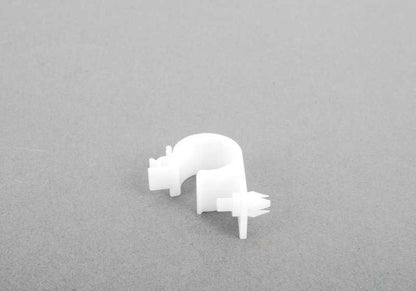 Clip sujeta tubos OEM 16136758018 para BMW Z4 E85 (modelos 2.0i, 2.2i, 2.5i con motor N46 y M54, años 2002–2008). Pieza original BMW. Ideal para fijar conductos en sistema de ventilación o combustible.