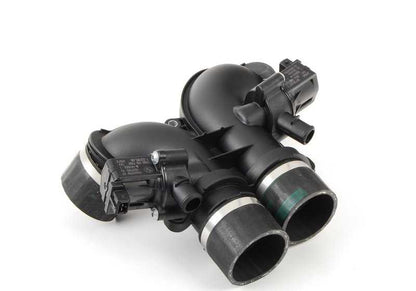 Tubo de admisión de aire OEM 13717589643 para BMW E70, X5 E70, X6 E71. Original BMW.