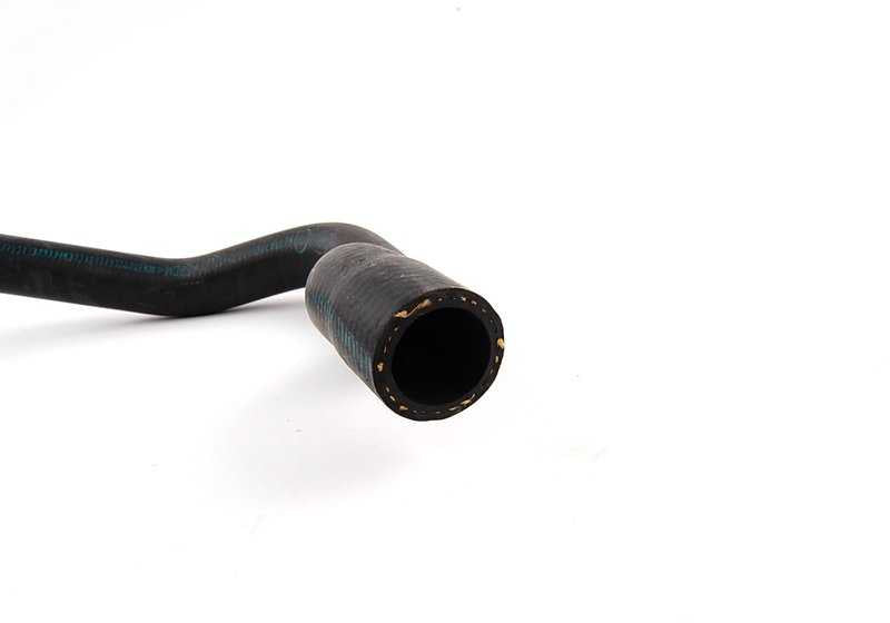 Manguera bomba de agua auxiliar motor OEM 64218391003 para BMW E39 520i con motor M52. Compatible con versiones manuales y automáticas. Original BMW.