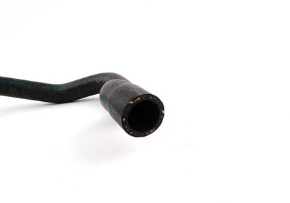 Manguera bomba de agua auxiliar motor OEM 64218391003 para BMW E39 520i con motor M52. Compatible con versiones manuales y automáticas. Original BMW.