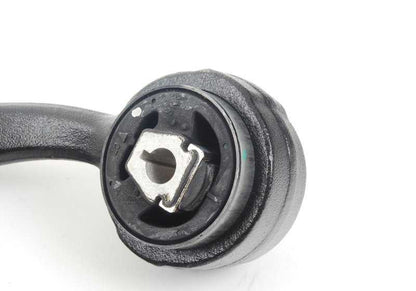 O braço de suspensão dianteiro esquerdo com Silentblock OEM 31126769717 para BMW X5 E53 (modelos 3.0D e 3.0i). BMW original.