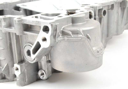 Parte superior del cárter de aceite OEM 11137621070 para BMW F07, F10, F11, F06, F12, F13, F01, F02 (incluye versiones N). Recambio original BMW.