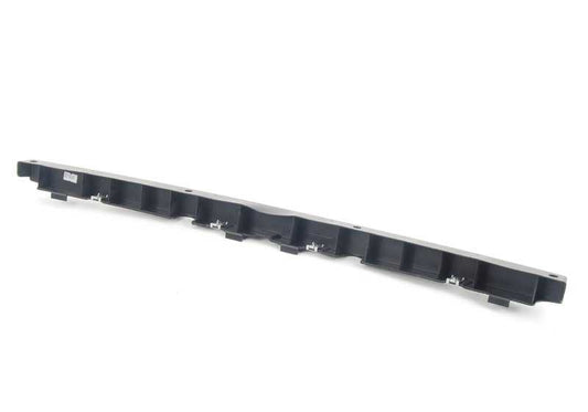Adaptador cubre motor OEM 51758057327 para BMW F34 y F34N. Pieza original BMW.