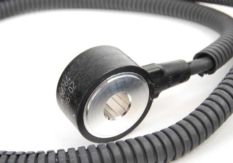 Sensor de detonación OEM 13627566786 para BMW E82, E88, F20, F21, F22, F23, F87, E90, E91, E92, E93, F30, F31, F34, F80, F32, F33, F36, F82, F83, E60, E61, F07, F10, F11, F06, F12, F13, F01, F02, E84, F25, F26, E70, F15, E71, F16, E89. Original BMW.