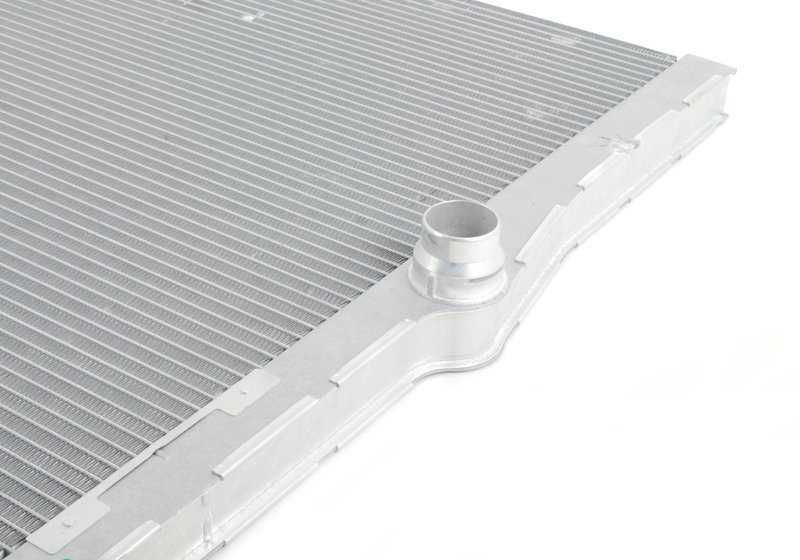 Radiador de refrigerante OEM 17117576305 para BMW E70, E71, E72, F15, F16. Original BMW.