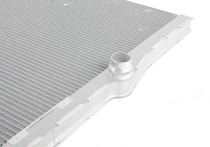 Radiador de refrigerante OEM 17117576305 para BMW E70, E71, E72, F15, F16. Original BMW.