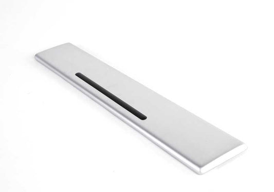 Embellecedor central salpicadero acabado cromado mate OEM 51452695589 para BMW Serie 5 E39. Original BMW.