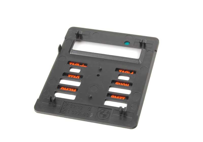 Carcasa embellecedora OEM 62131377806 para BMW E30 y E28. Compatible con todos los modelos E30 y E28 con indicador de temperatura exterior. Original BMW.