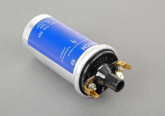 Bobina de encendido OEM 12131359637 para BMW E21, E12. Original BMW. Ideal si tu coche no arranca bien o falla al acelerar. Repuesto original para un rendimiento óptimo.