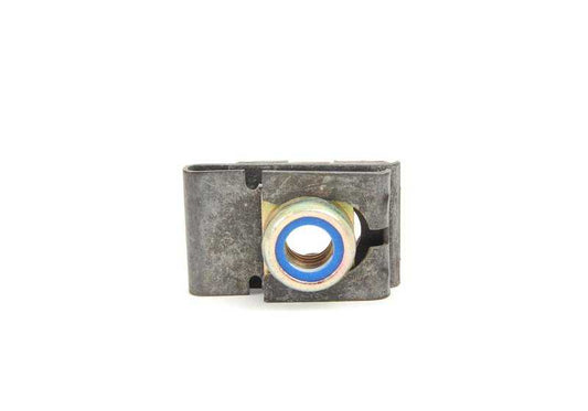 Soporte tuerca OEM 52101828543 para BMW {E81, E82, E87, E87N, E88, F20, F20N, F21, F21N, F40, F52, F22, F22N, F23, F23N, F44, F45, F45N, F46, F46N, F87, F87N, G42, G87, U06, E21, E30, E36, E46, E90, E90N, E91, E91N, E92, E92N, E93, E93N, F30, F30N, F