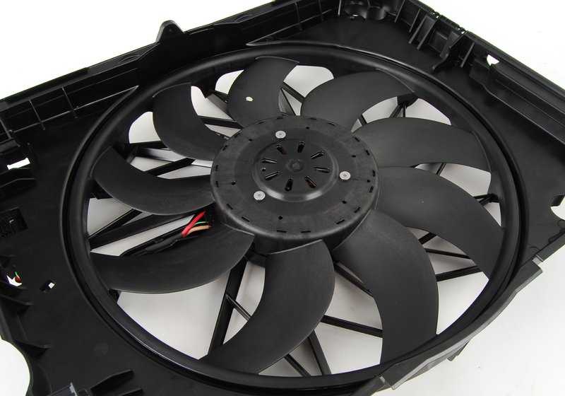 Complete fan with OEM housing 17427534911 for BMW E60, E61, E63, E64 (540i, 550i - N62). Compatible with manual and automatic change. Original BMW.