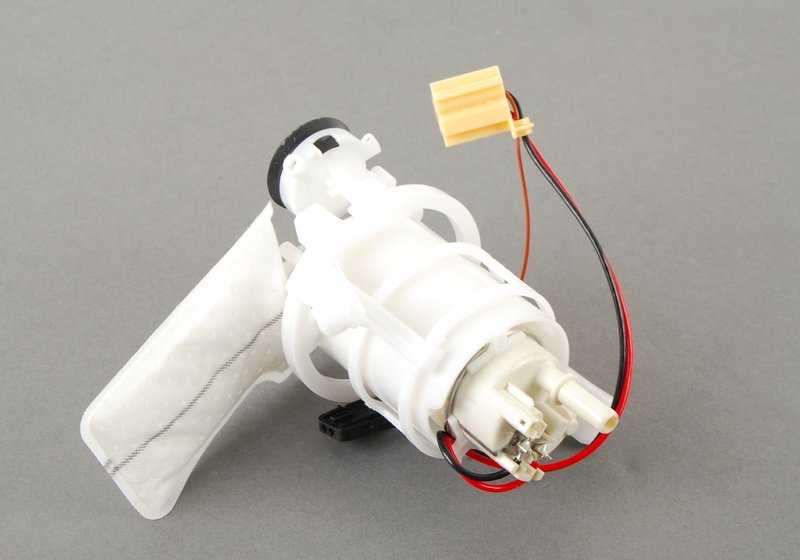 Bomba de combustible con aforador derecho OEM 16117217261 para BMW F01, F02, F04 (730i, 740i, 750i) con motor N52, N54, N55, N63. Compatible solo con tracción trasera. Original BMW.