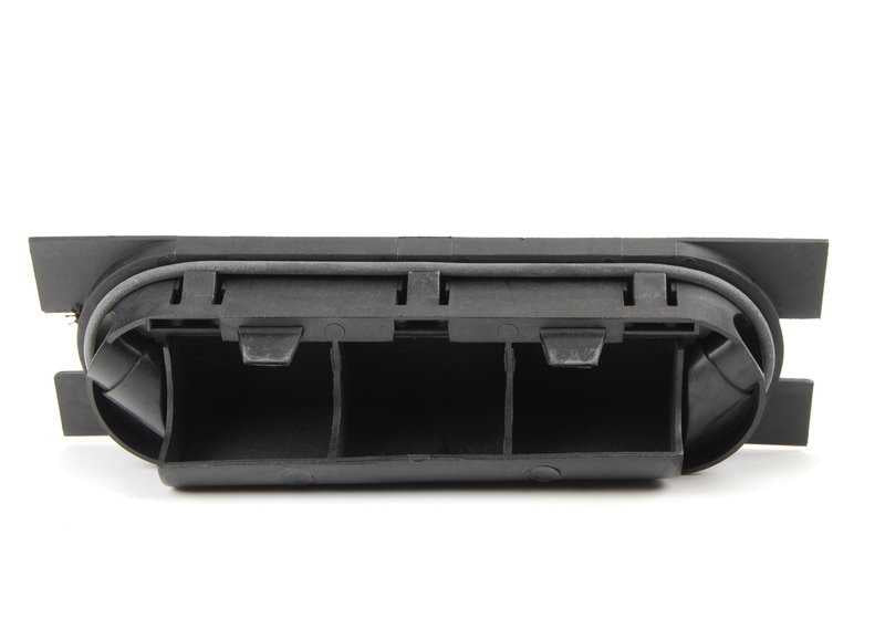 Tapa de ventilación trasera OEM 64221972010 para BMW E30. Rejilla original para salida de aire en maletero. Compatible solo con modelos BMW E30. Pieza original BMW.
