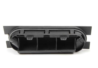 Tapa de ventilación trasera OEM 64221972010 para BMW E30. Rejilla original para salida de aire en maletero. Compatible solo con modelos BMW E30. Pieza original BMW.