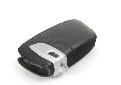 BMW OEM key cover 82292219911 compatible with models F20, F21, F22, F23, F45, F30, F31, F34, F80, F32, F33, F36, F82, F83, F07, F10, F11, F06, F12, F13, F01 , F02, F25, F26, F85 und F86. Original BMW.