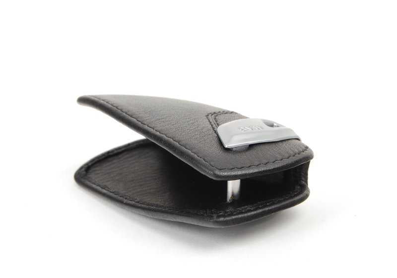 BMW OEM key cover 82292219911 compatible with models F20, F21, F22, F23, F45, F30, F31, F34, F80, F32, F33, F36, F82, F83, F07, F10, F11, F06, F12, F13, F01 , F02, F25, F26, F85 und F86. Original BMW.
