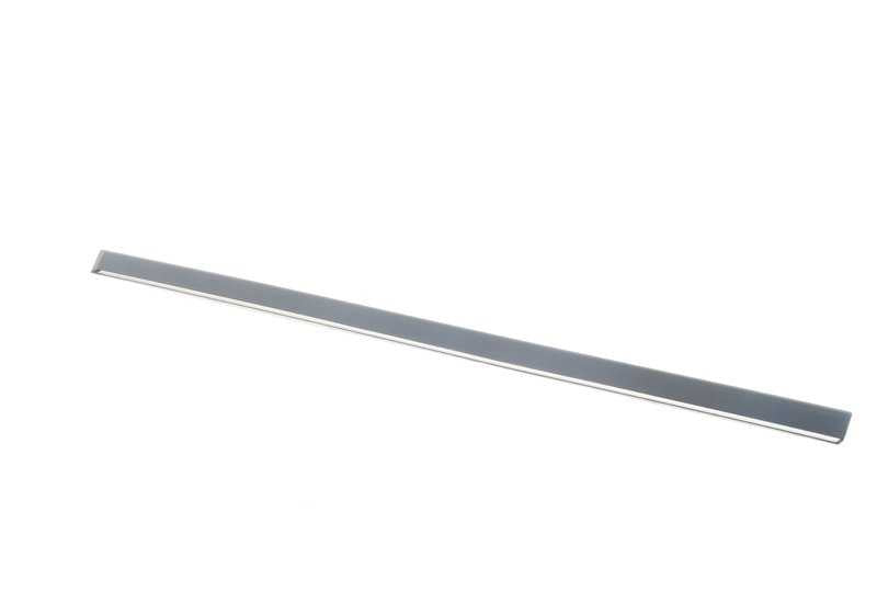 Moldura cromada puerta delantera derecha OEM 51138184478 para BMW E39. Original BMW.