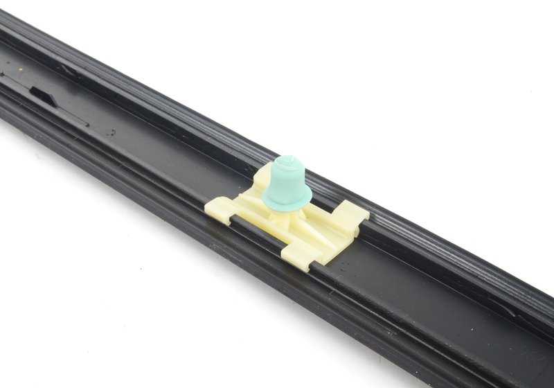 Moldura cromada puerta delantera derecha OEM 51138184478 para BMW E39. Original BMW.