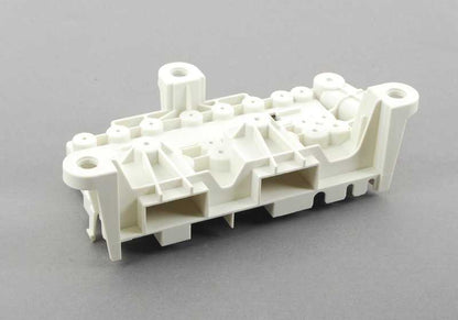 Caja portafusibles 8-vías OEM 61108365530 para BMW E39, E38. Original BMW.