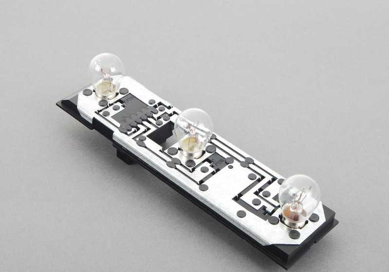 Portalámpara luz trasera derecha OEM 63216916395 para MINI R50, R53 (2001–2006). Original MINI.