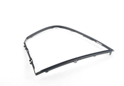 Junta ventana lateral trasera derecha OEM 51347060220 para BMW E90 {316d, 316i} todos los modelos compatibles. Original BMW.