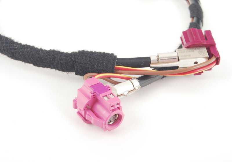Cable de conexión pantalla central CID/HU-H OEM 61129261850 para BMW F20, F30, F31, F32, F33, F34. Compatible con versiones M135i y otras. Original BMW.
