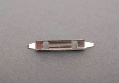 Clip de fijación OEM 07147054461 para BMW F40, F44, F06, F12, F13, F91, F92, F93, G14, G15, G16, F25, F15, E71, E72. Original BMW.
