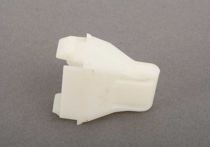 Clip blanc OEM 52207157536 pour BMW E81, E82, E87, E46, E92, F10, E84, E71, E72. BMW d'origine.