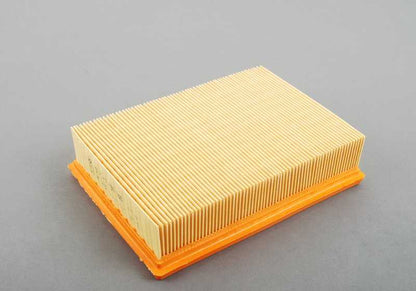 Kit de revisión completa Inspección II OEM 88002157561 para BMW E39. Incluye filtro de aceite, 6 bujías, filtro de aire y microfiltro. Todo original BMW para mantenimiento integral.